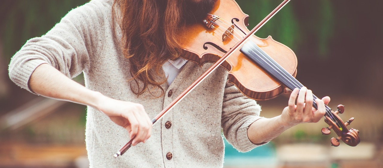 9 benefits of playing a musical instrument